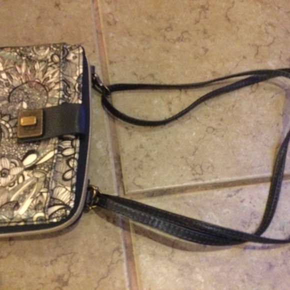 Sakroots wallet, clutch, wristlet & smartphone holder w/ long adjustable strap - Picture 2 of 11